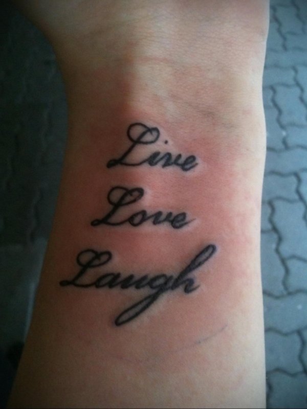 Тату one Love one Life с короной