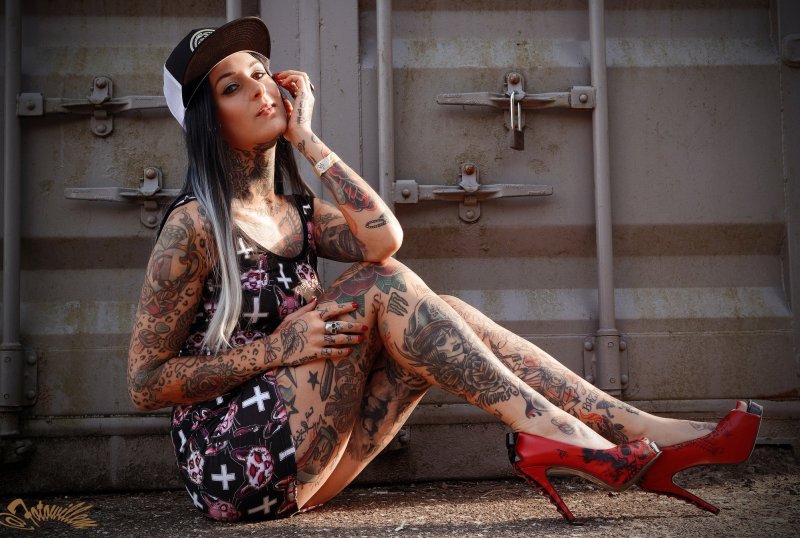 Тату модель Nikki Nichole
