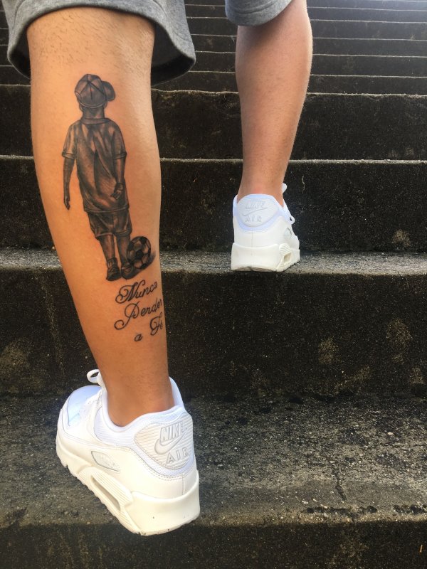 Тату на ногу молодежные