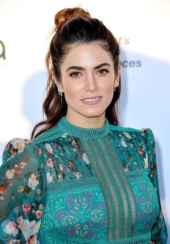 Style Nikki Reed 2021