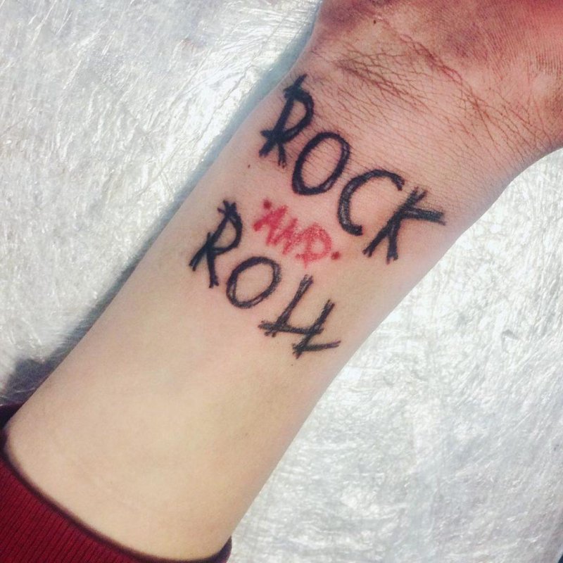 Тату Rock n Roll