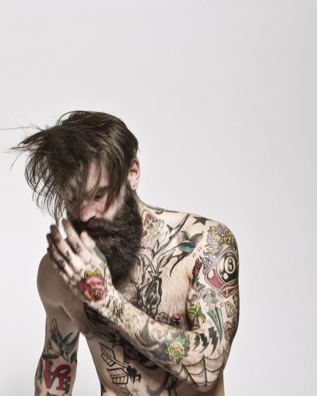 Ricki Hall долг дьяволу