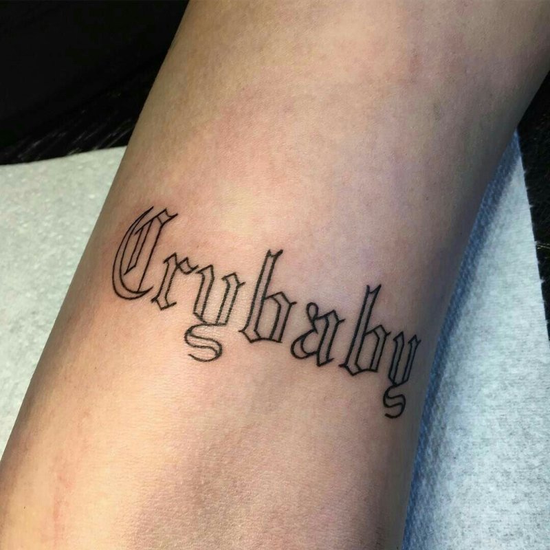 Тату Baby надпись