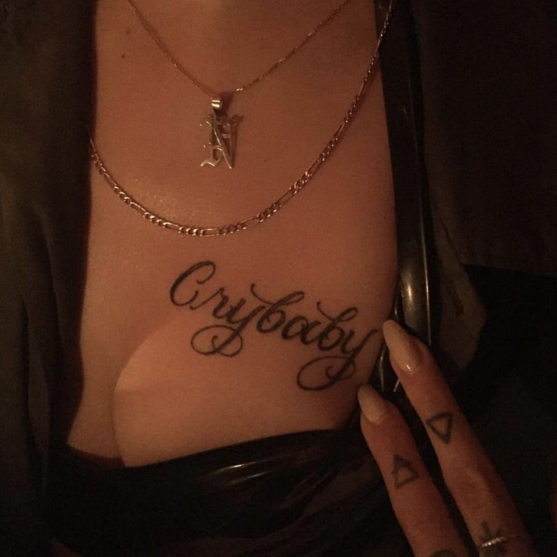 Crybaby тату на груди