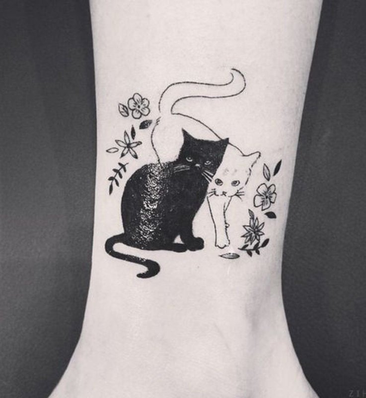 Тату черная кошка