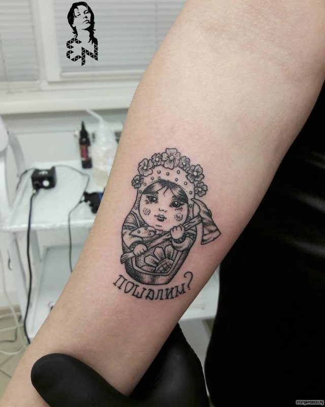 Матрёшка тату во всю спину