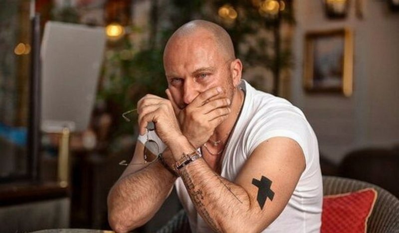 Дмитрий Нагиев плачет