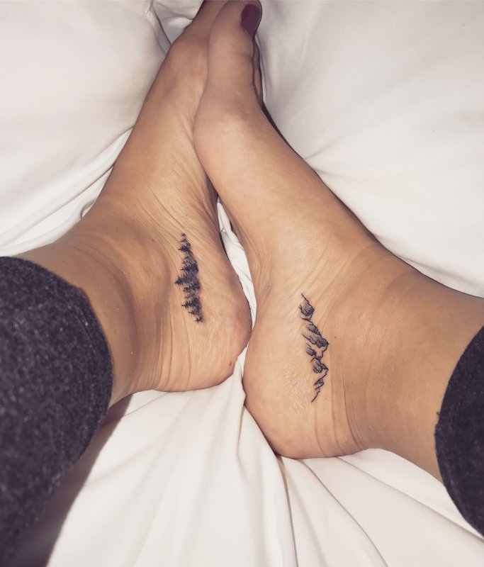 Хайден Панеттьери feet
