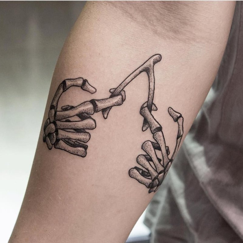 Bones тату