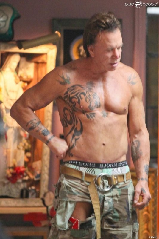 Неудержимые фильм 2010 Микки Рурк