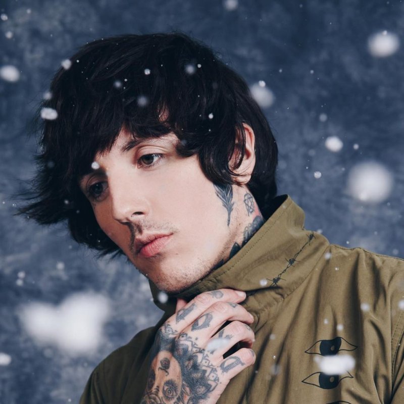 Bring me the Horizon вокалист