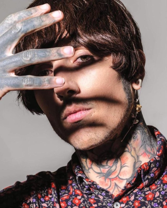 Oliver Sykes