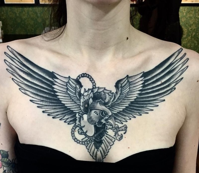 Traditional Tattoo Орел на груди