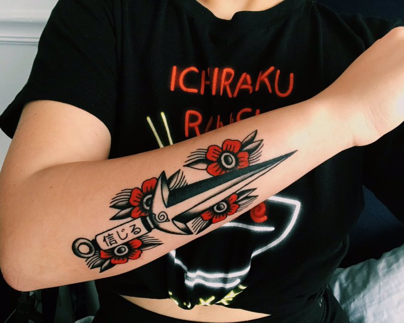 Тату на кисть руки аниме