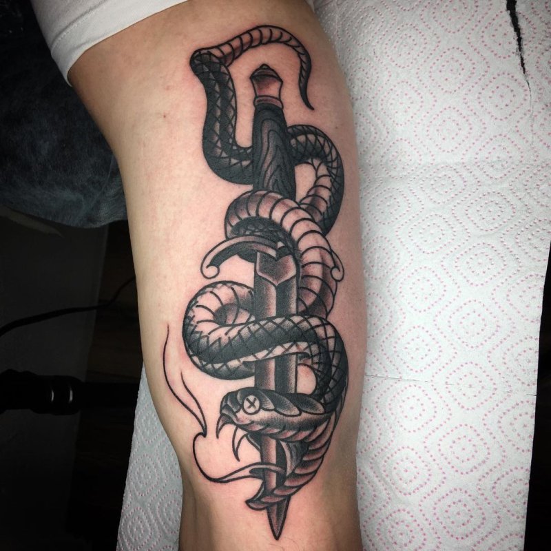 Ouroboros тату браслет