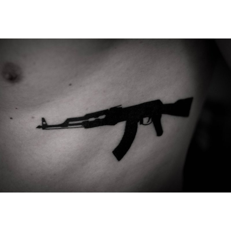 Тату АК 47
