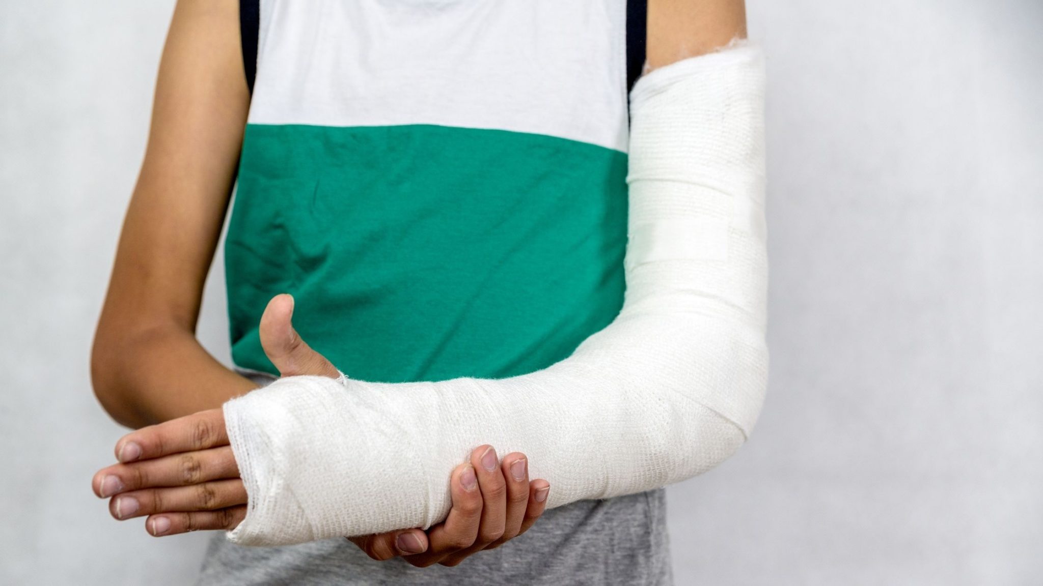 Arm gebrochen gips juckt