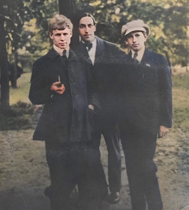 Анатолий Мариенгоф и Есенин