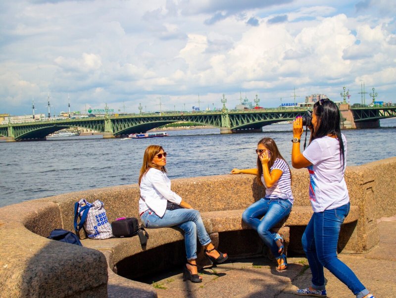 Одежда для прогулок по Питеру летом