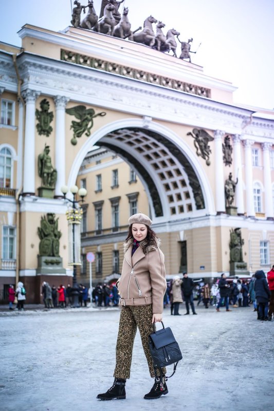 Девушка в Питере зимой