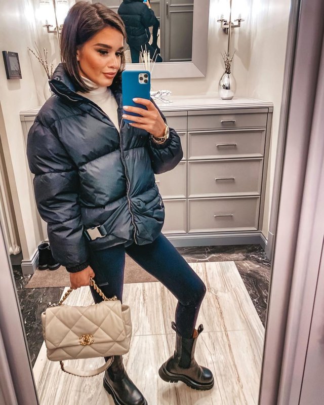 Ксения Бородина в пальто