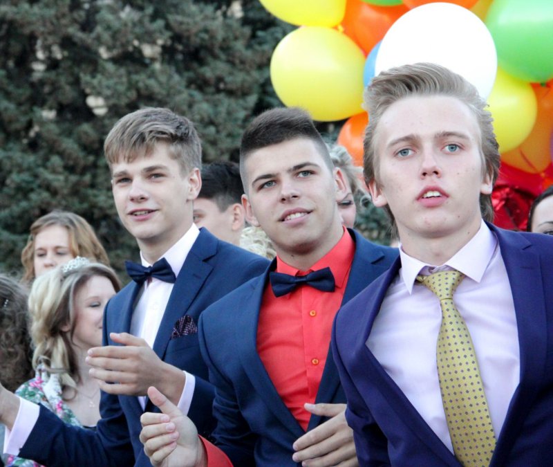 Выпускники мальчики