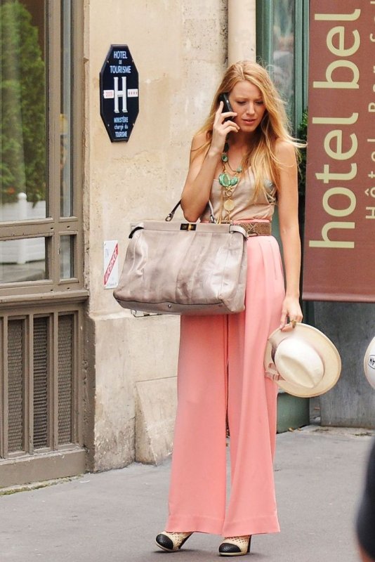 Blake Lively в мини