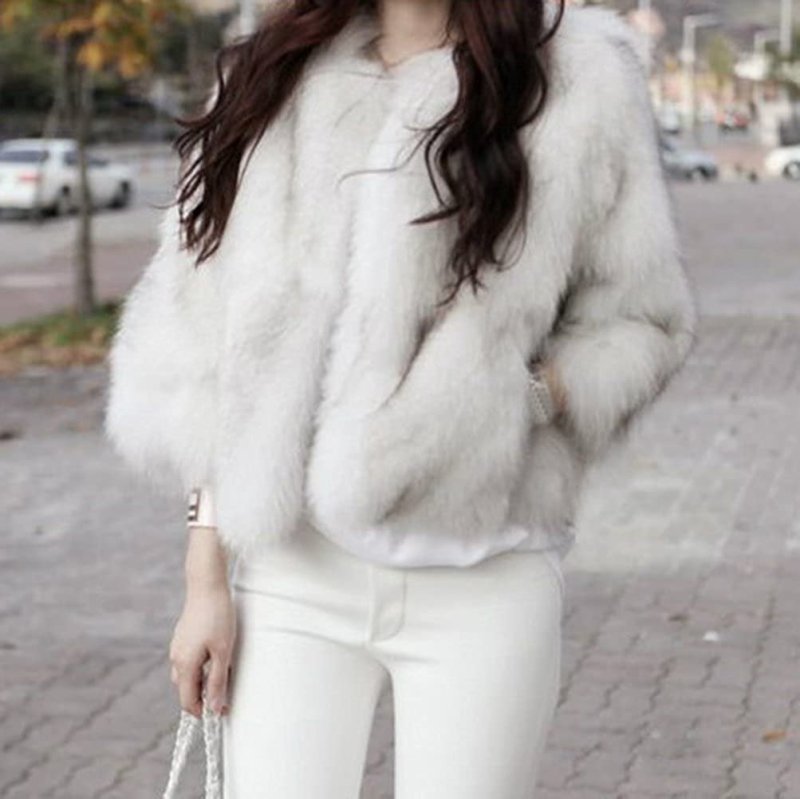 Белый пуховик Fila streetstyle