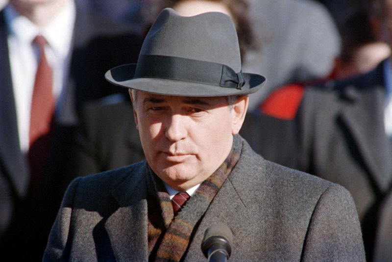 Горбачев Ельцин 7 ноября 1990
