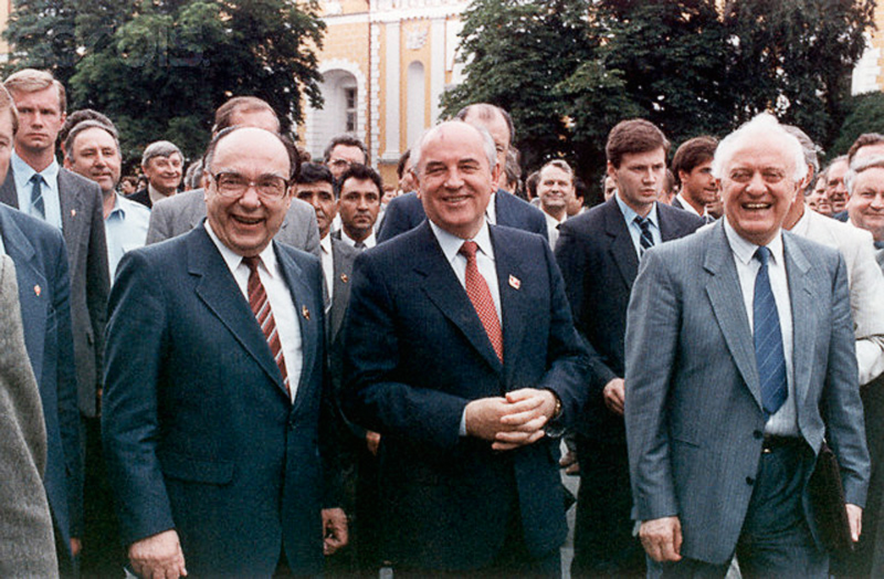 Горбачев 2000