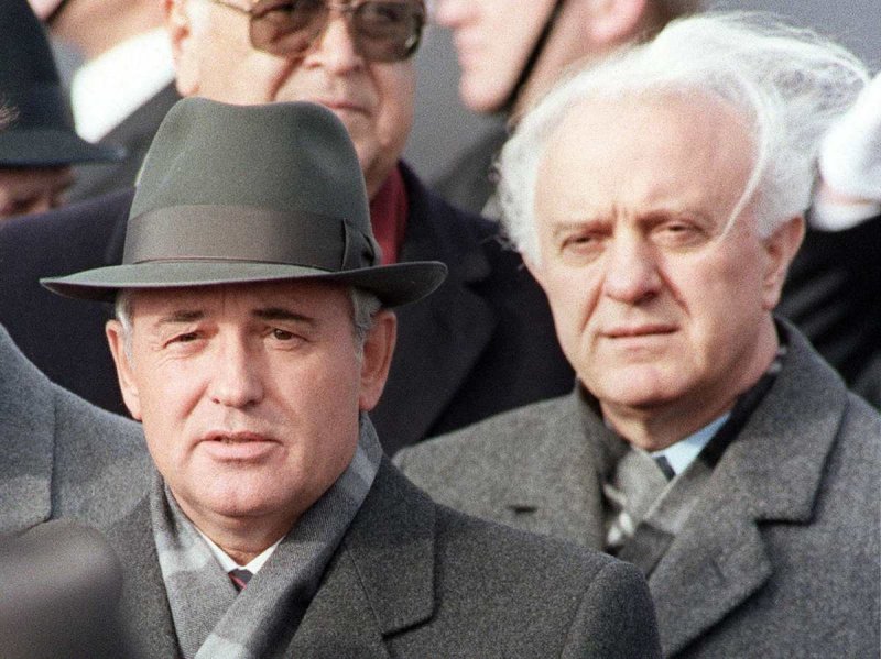 Михаил Горбачев