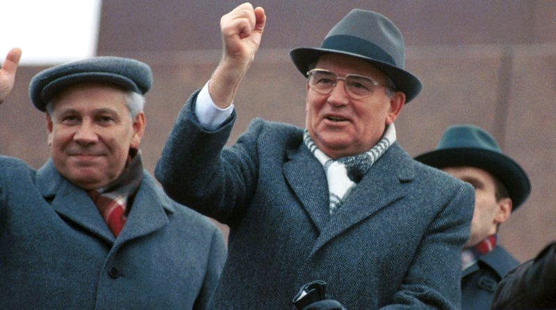 Горбачев Михаил Сергеевич в молодости
