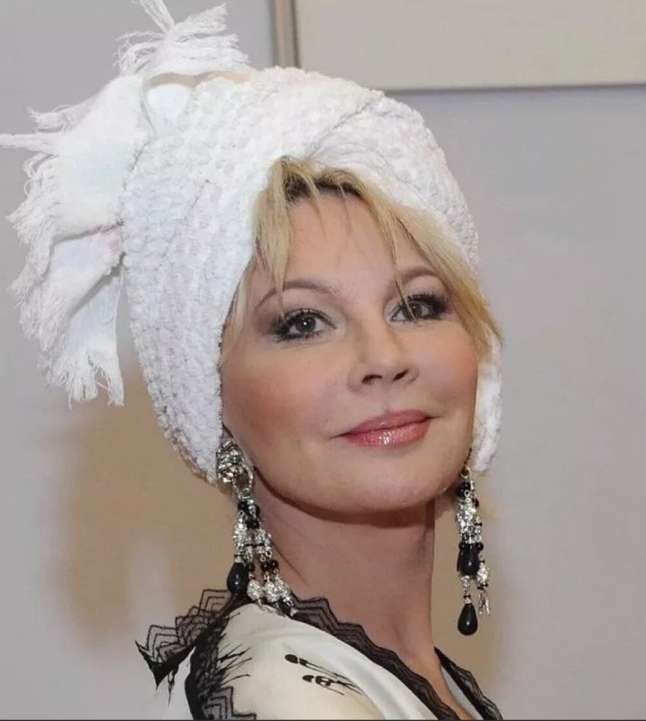 Таня Веденеева в шубе