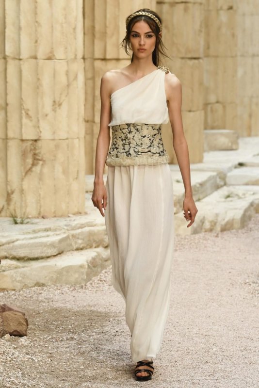 Круизная коллекция Chanel Resort 2018