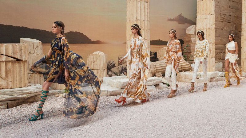 Карл Лагерфельд показы Chanel Cruise 2018 древняя Греция