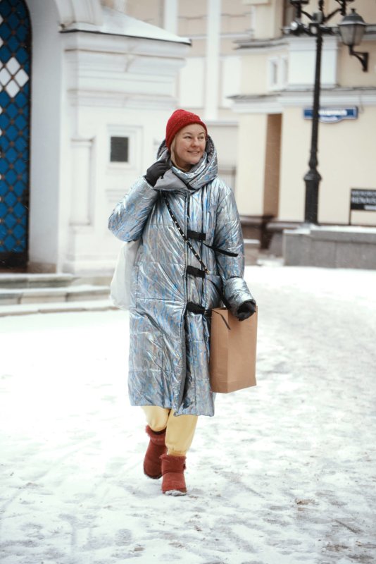 Люди одеваются в Москве