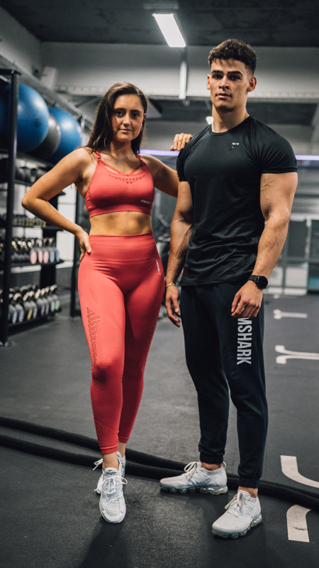 Мужчина в спортзале