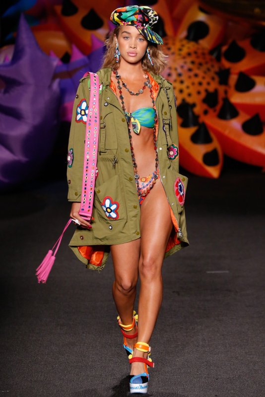 Moschino Resort 2017