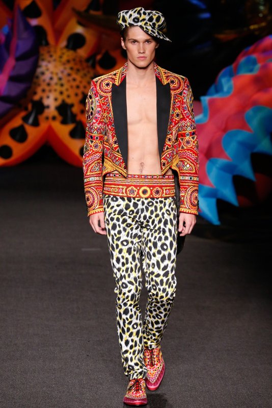 Moschino s/s 17 Menswear and women's