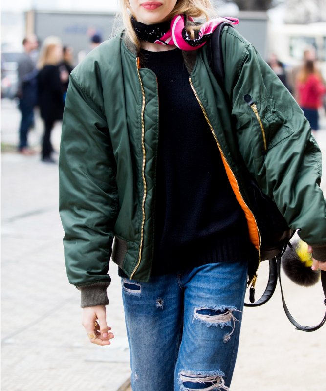 Бомбер Street Style