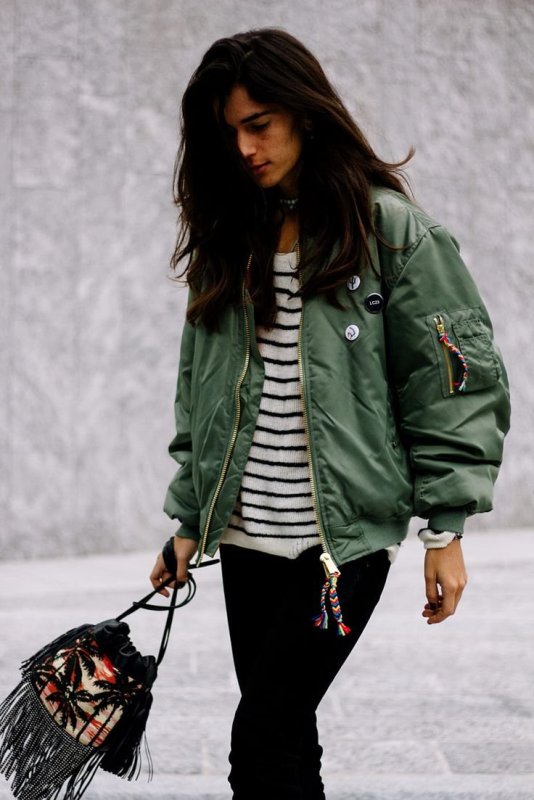 Бомбер женский 2022 streetstyle