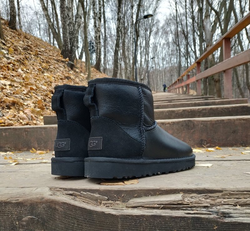 UGG Classic short II Waterproof Black men