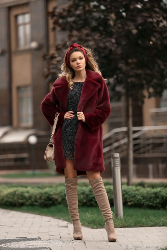 Бордовое пальто Street Style