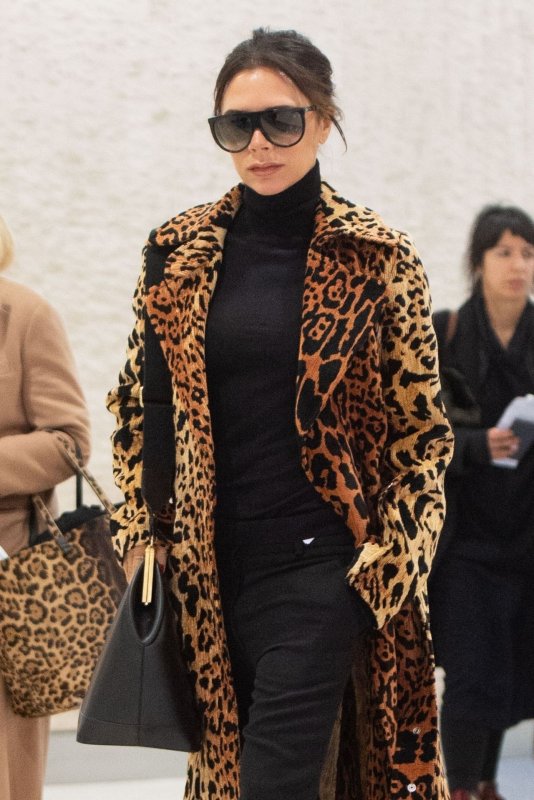 Леопардовый тренч Victoria Beckham