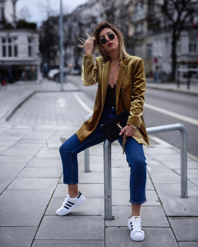 Кроссовки DKNY женские золотые