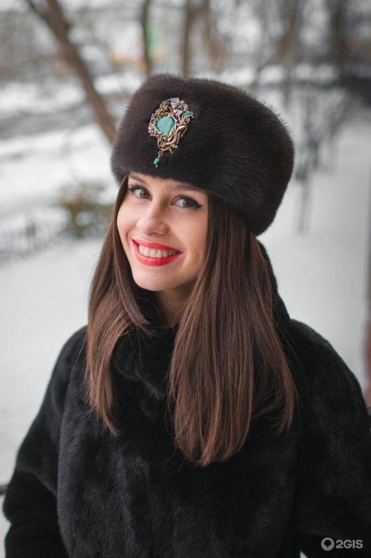 Меховые шапки женские