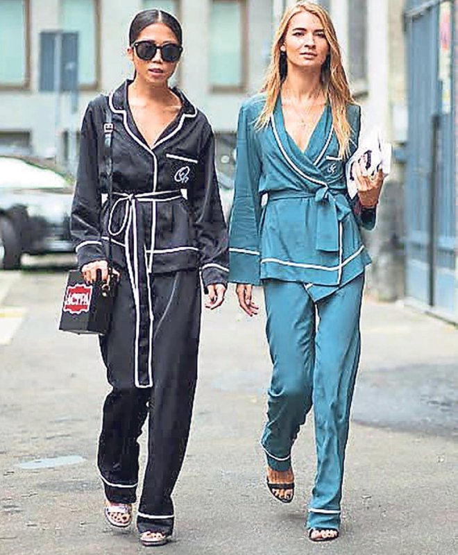 Костюм в пижамном стиле 2021 Zara