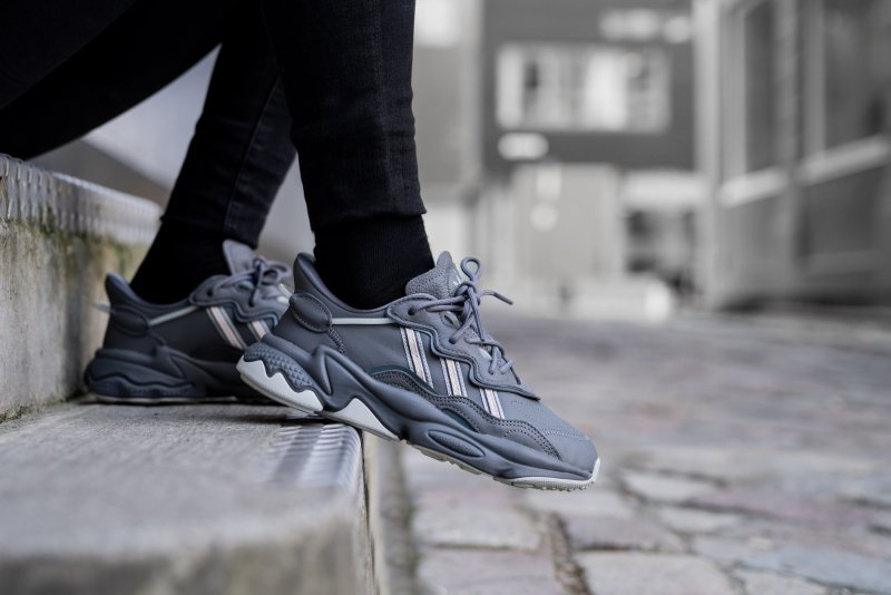 Adidas Ozweego серые