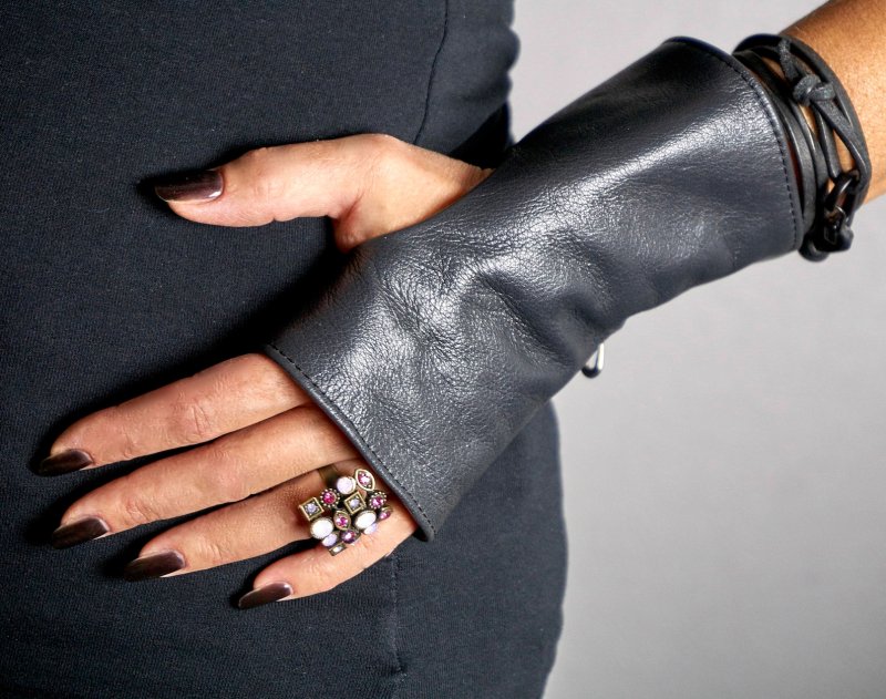 Митенки Chanel