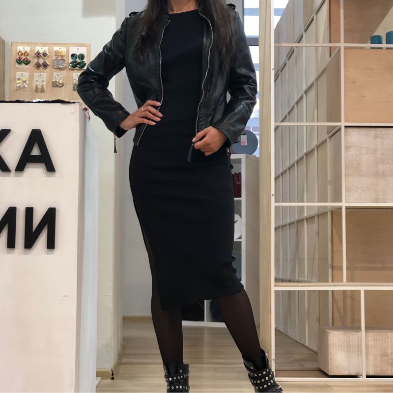 Розовая трикотажная юбка карандаш